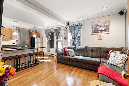 38RA Charter St #2 Photo 1