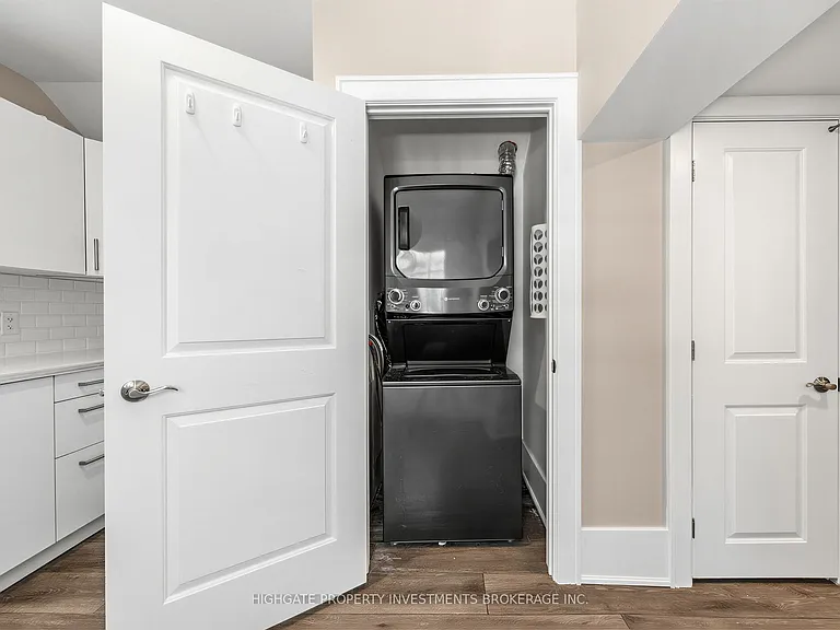 107 Kent St #UPPER — Photo 8