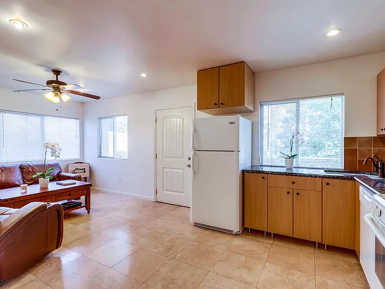 1859 1/2 Grand Ave #1 — Photo 5