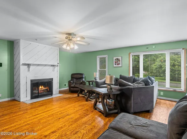 99 Olympia Dr, Bardstown, KY 40004