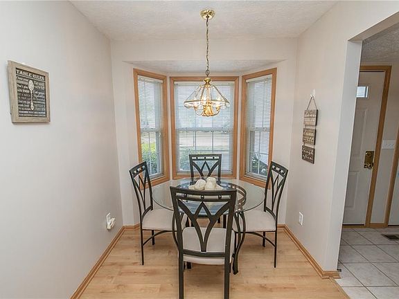 3rd image of 18358 Woodhaven Dr