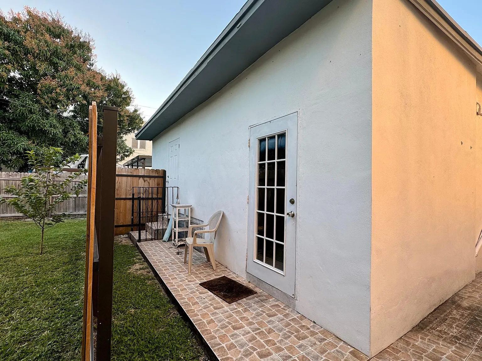 2140 SW 6th St — Photo 1