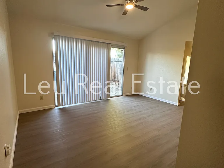 4541 Zachary Way — Photo 6