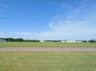 694 S 8th St, McLoud, OK 74851