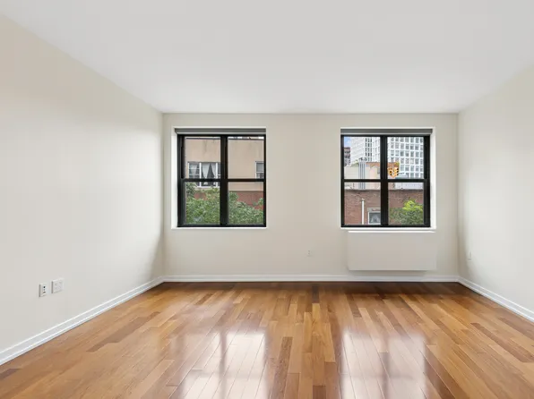 58 Metropolitan Avenue image 1 of 15