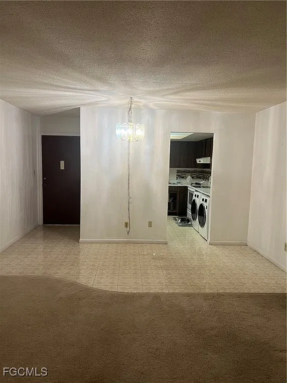 2 BR, 2 BA in Country Club Estates — Photo 4