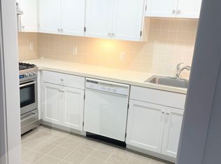 32 Healey St #1R, Cambridge, MA 02138