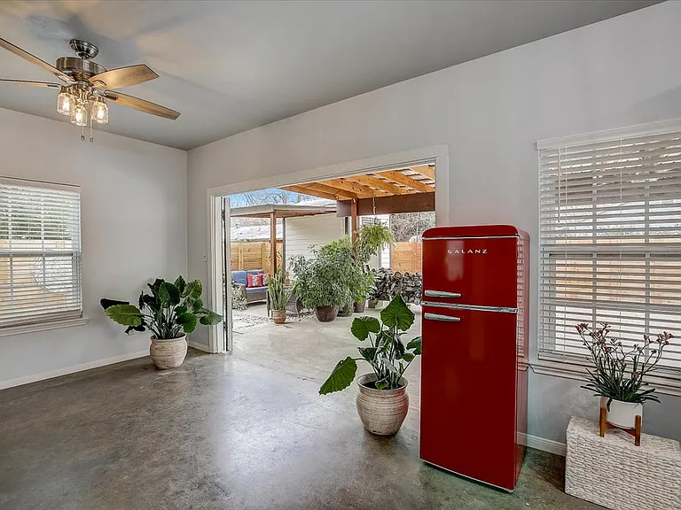 1603B Wilson St — Photo 20