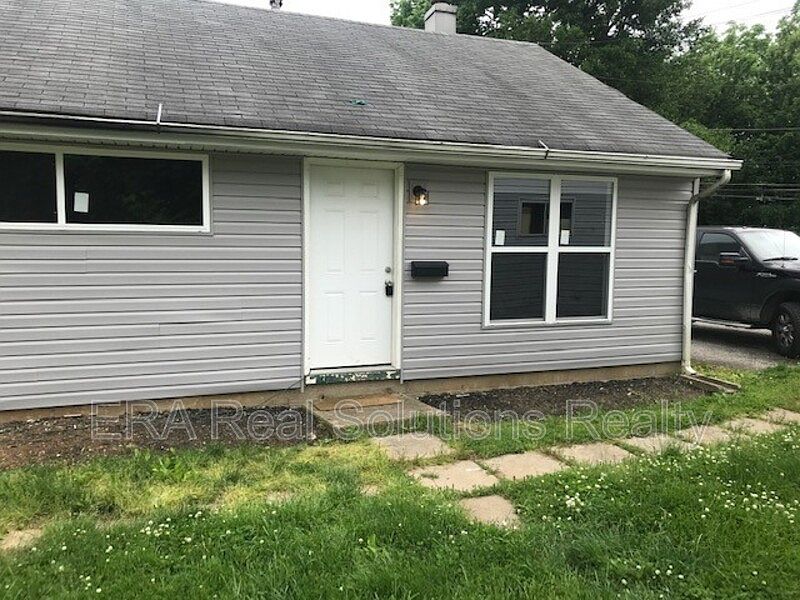 1st image of 1839 Mooberry St