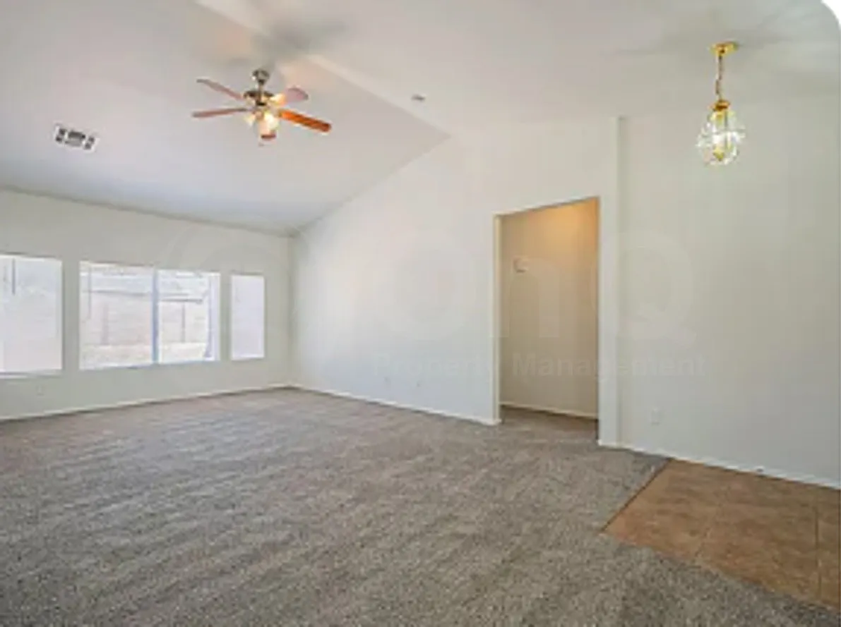 2 bed, 2.0 bath, 1391 sqft, $1,799 — Photo 3