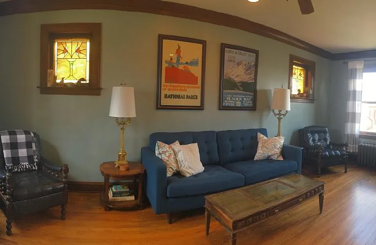 10725 S Artesian Ave — Photo 2