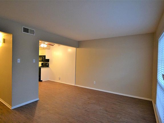 2nd image of 103 W Brown St #3