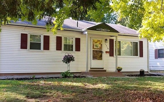 3rd image of 1519 Coronet Dr