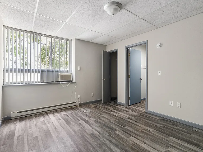 Campus Edge Apts — Photo 5