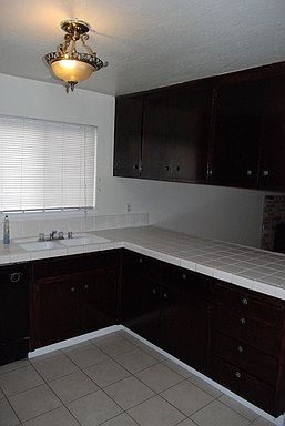 5th image of 8321 Encino Ave