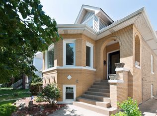 5326 W Roscoe St, Chicago, IL 60641