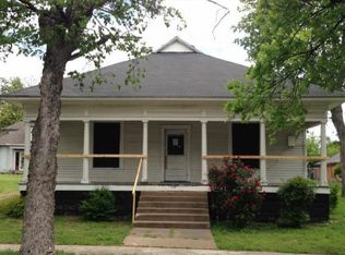 505 W Main St, Honey Grove, TX 75446