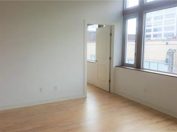 804 Chapel St APT 302, New Haven, CT 06510