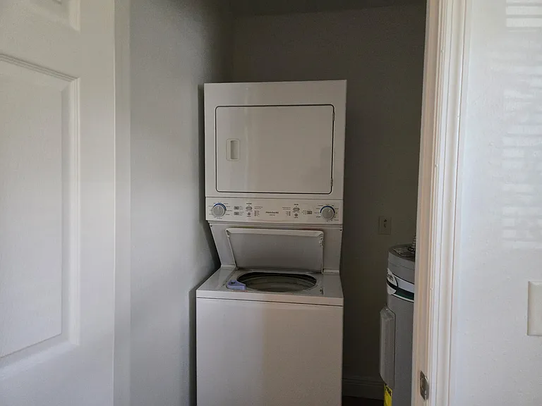 403 Avenue J SE — Photo 7