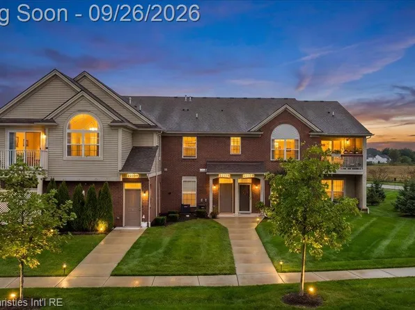 22113 Aberdeen Dr, Macomb, MI 48042