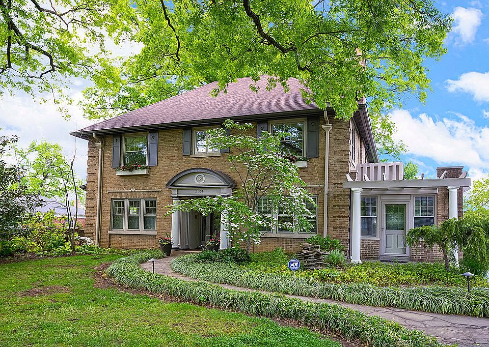 1st image of 3014 Victoria Ave