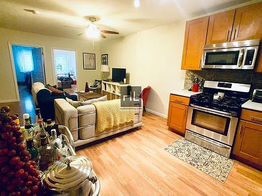 Rented by Highline Residential | media 8