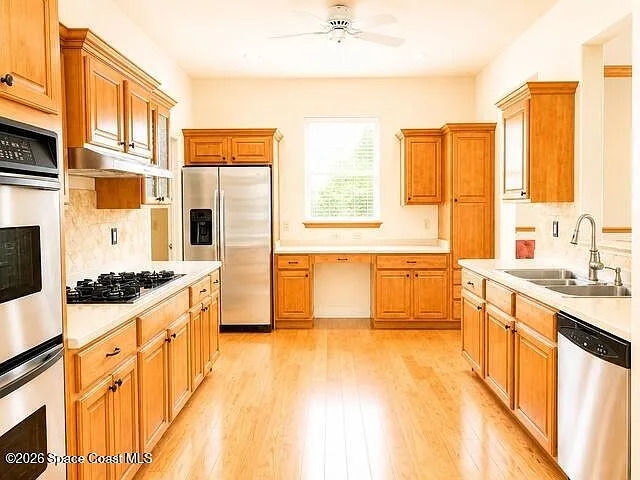 760 Wintergreen Ln — Photo 10