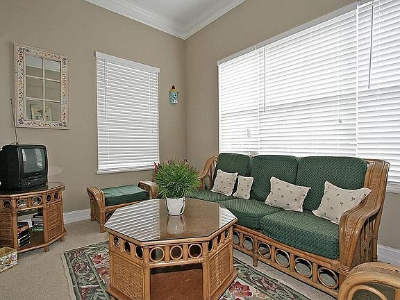 3rd image of 341 Royal Caribbean Ct