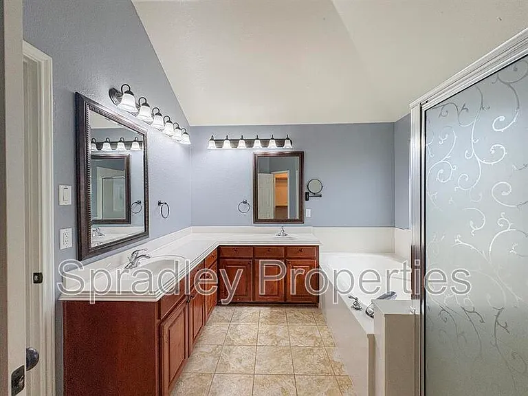 4905 Citrine Dr — Photo 14