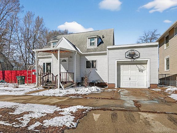 2nd image of 119 Reed St