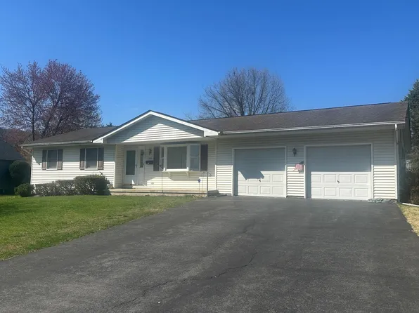 221 Huston Ave, Stroudsburg, PA 18360