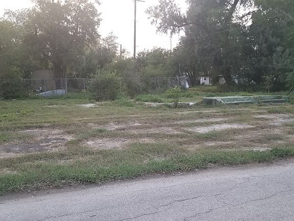 3rd image of 328 E Alice Ave