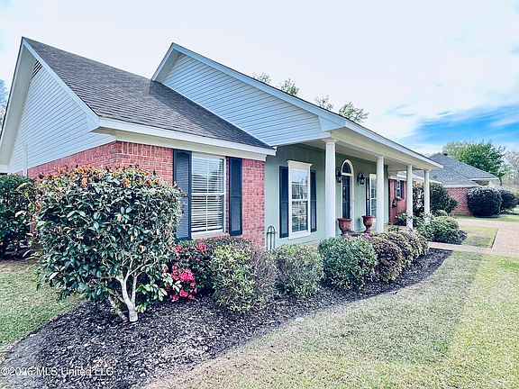 5th image of 3018 Windwood Cir