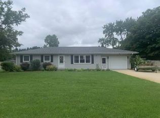 28802 Maple Ter, Dowagiac, MI 49047