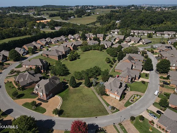 4th image of 258 Savannah Park Dr