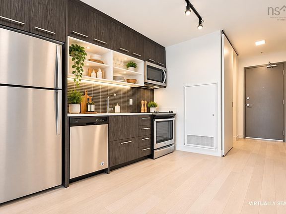 5th image of 1048 Wellington St #710