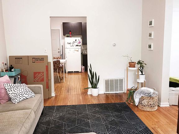 3rd image of 1642 N Marshfield Ave APT 2F