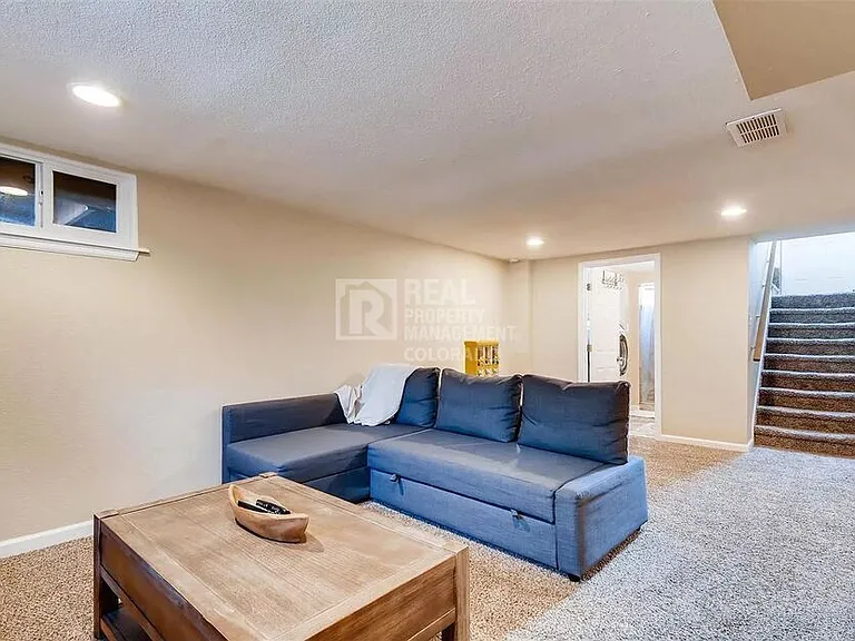 4870 Irving St — Photo 15