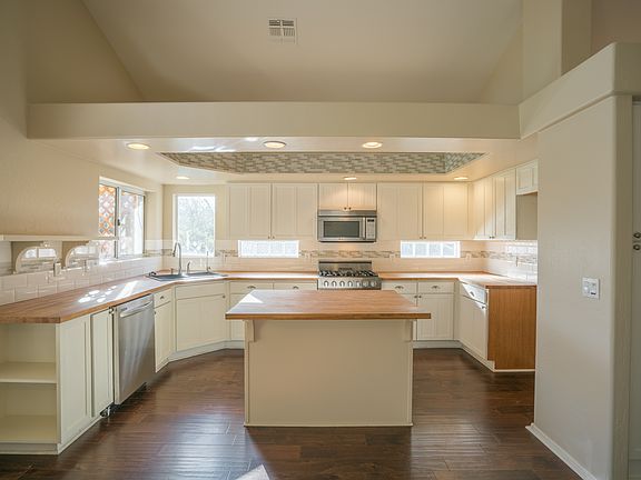 4th image of 12505 W Sierra St