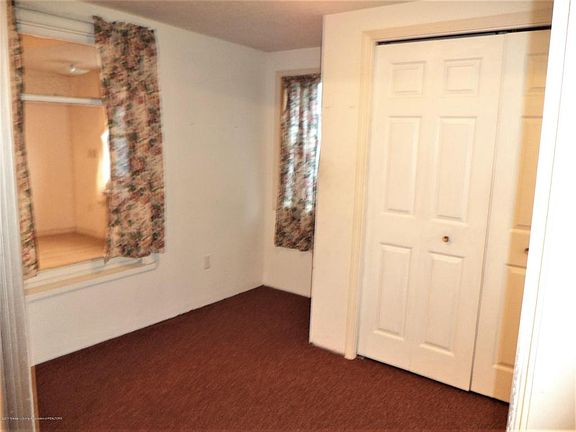 4th image of 808 N Clinton Ave