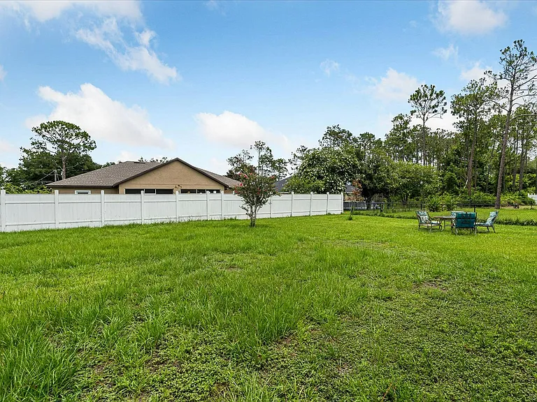 29 Lloshire Path #A — Photo 17