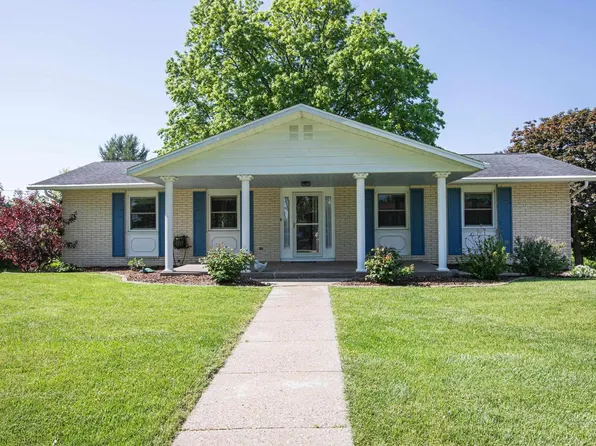 355 Highland Drive, East Dubuque, IL 60125