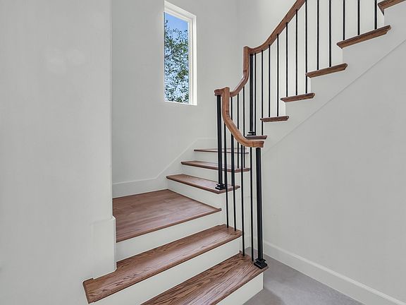 4th image of 208 Park Villa Ln