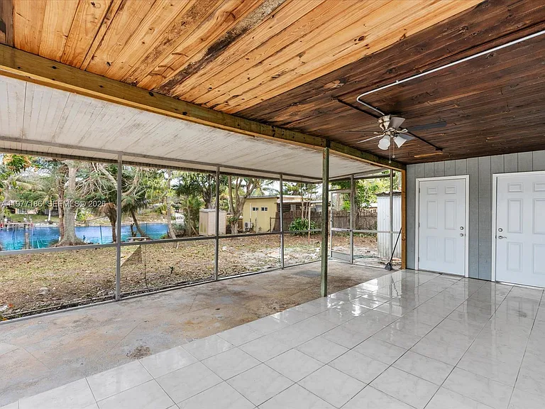 4331 SW 31st Dr — Photo 22