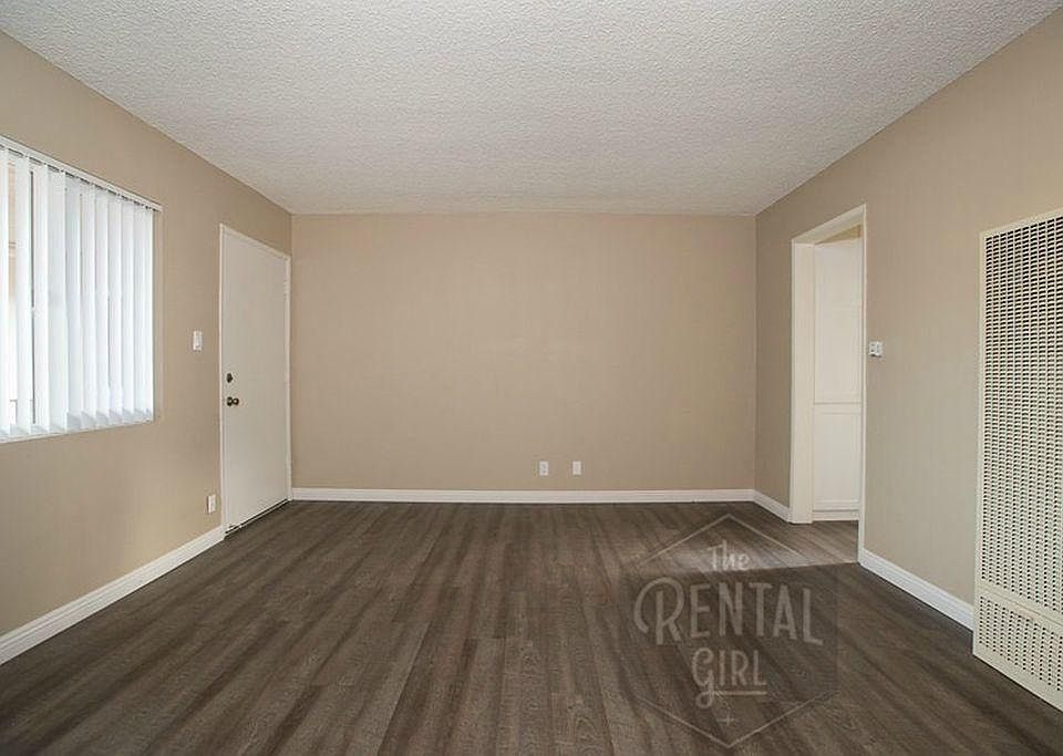 1st image of 419 N Broadway APT 11
