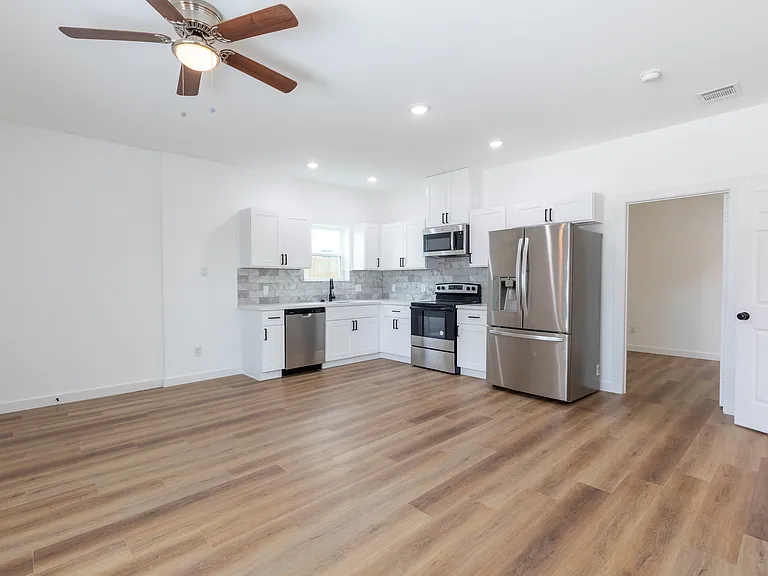8210 Sparta St #B — Photo 24