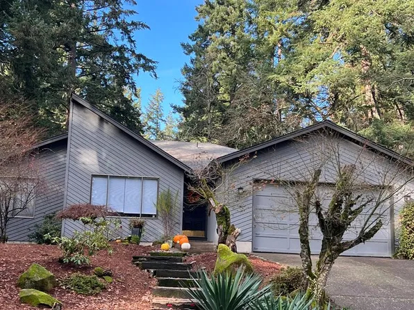 16493 S Arrowhead Dr, Oregon City, OR 97045