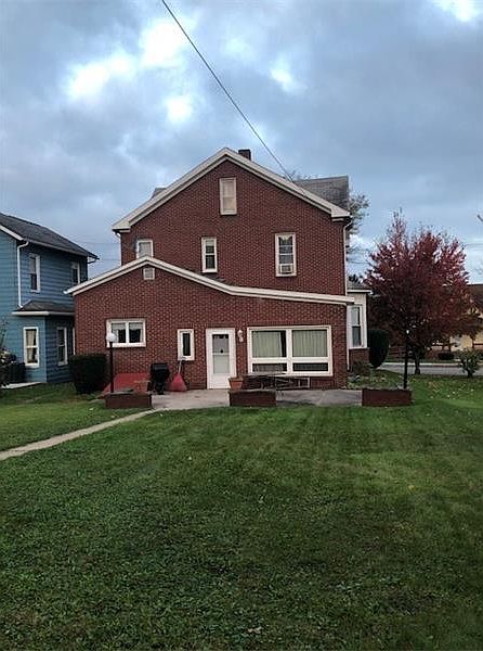 2nd image of 207 Beachley St