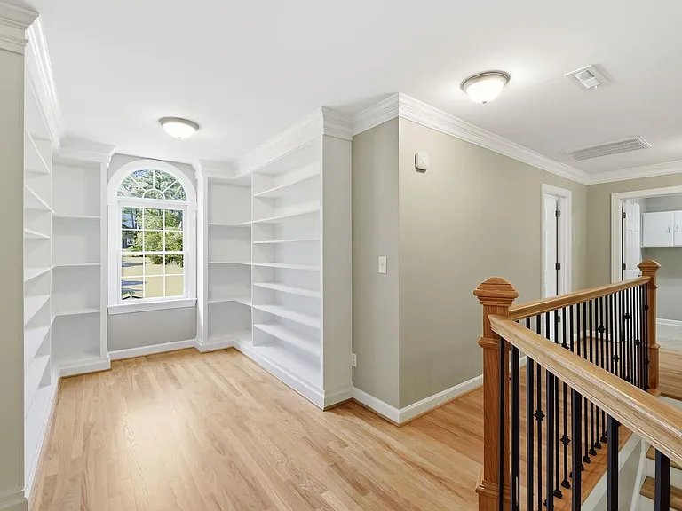 6 Bramerton Ct — Photo 16