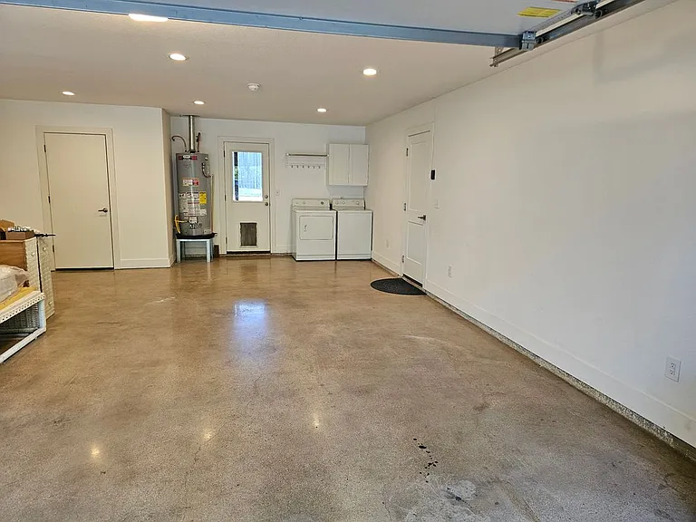 501 Atkerson Ln — Photo 6